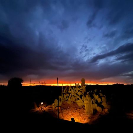 Hole In The Wall Getaway - Usa Mexico Border Bed And Breakfast Columbus ภายนอก รูปภาพ