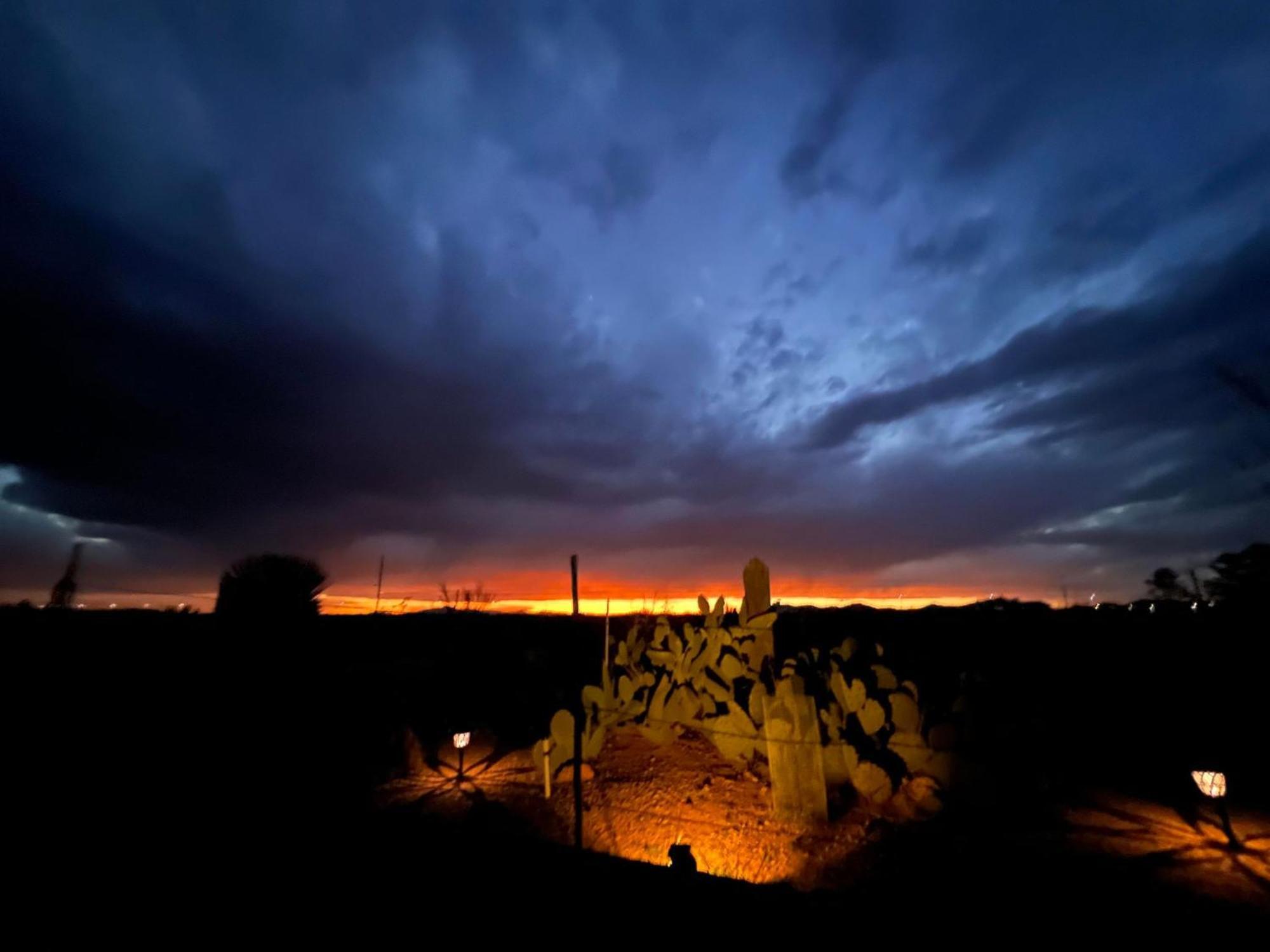 Hole In The Wall Getaway - Usa Mexico Border Bed And Breakfast Columbus ภายนอก รูปภาพ