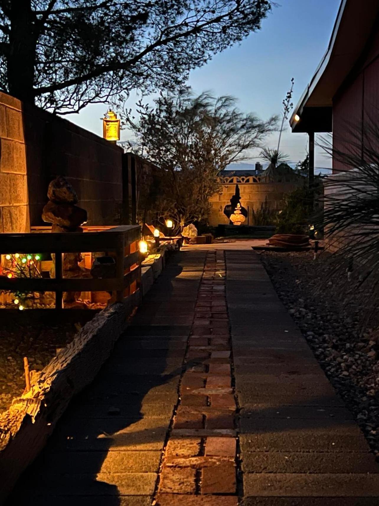 Hole In The Wall Getaway - Usa Mexico Border Bed And Breakfast Columbus ภายนอก รูปภาพ