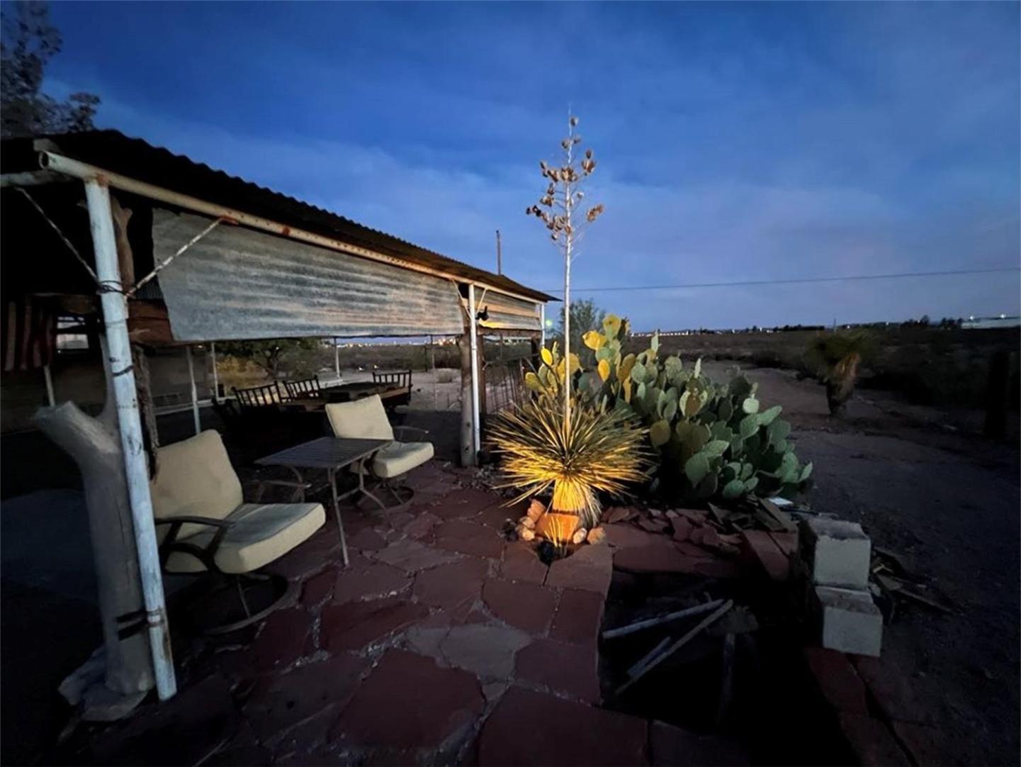Hole In The Wall Getaway - Usa Mexico Border Bed And Breakfast Columbus ภายนอก รูปภาพ